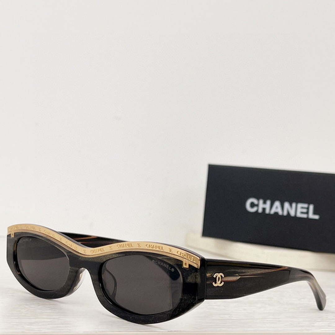 Chanel 5493 Rectangle Sunglasses C83100 - Default Title - View 1