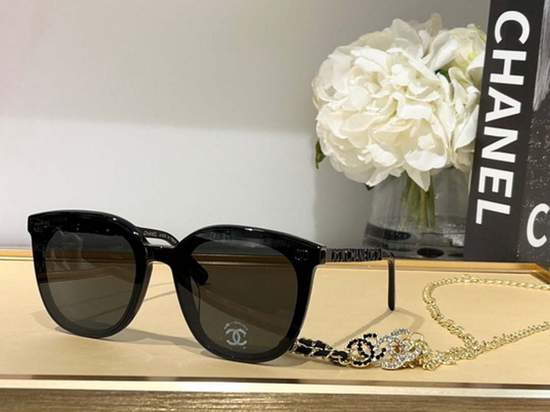 Chanel 5493 Rectangle Sunglasses C83101 - Default Title - View 1