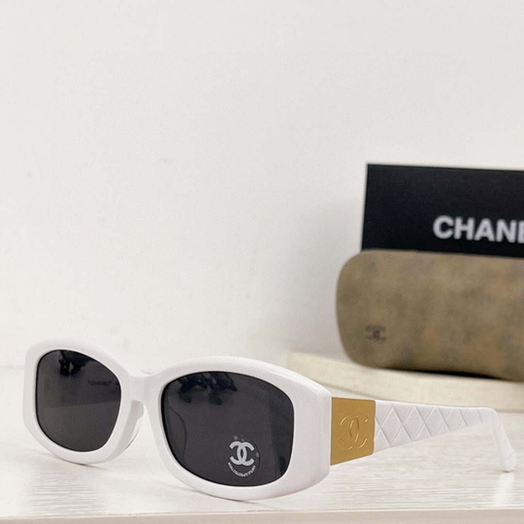 Chanel 5493 Rectangle Sunglasses C83118 - Default Title - View 1