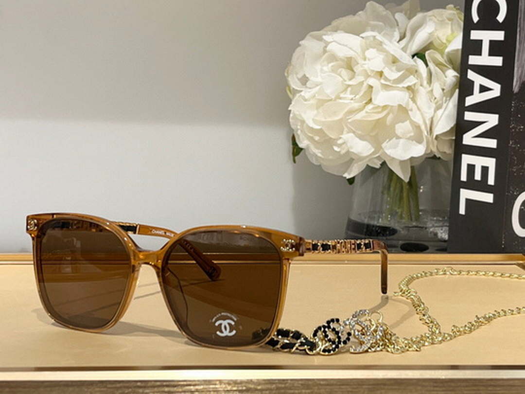 Chanel 5493 Rectangle Sunglasses C83126