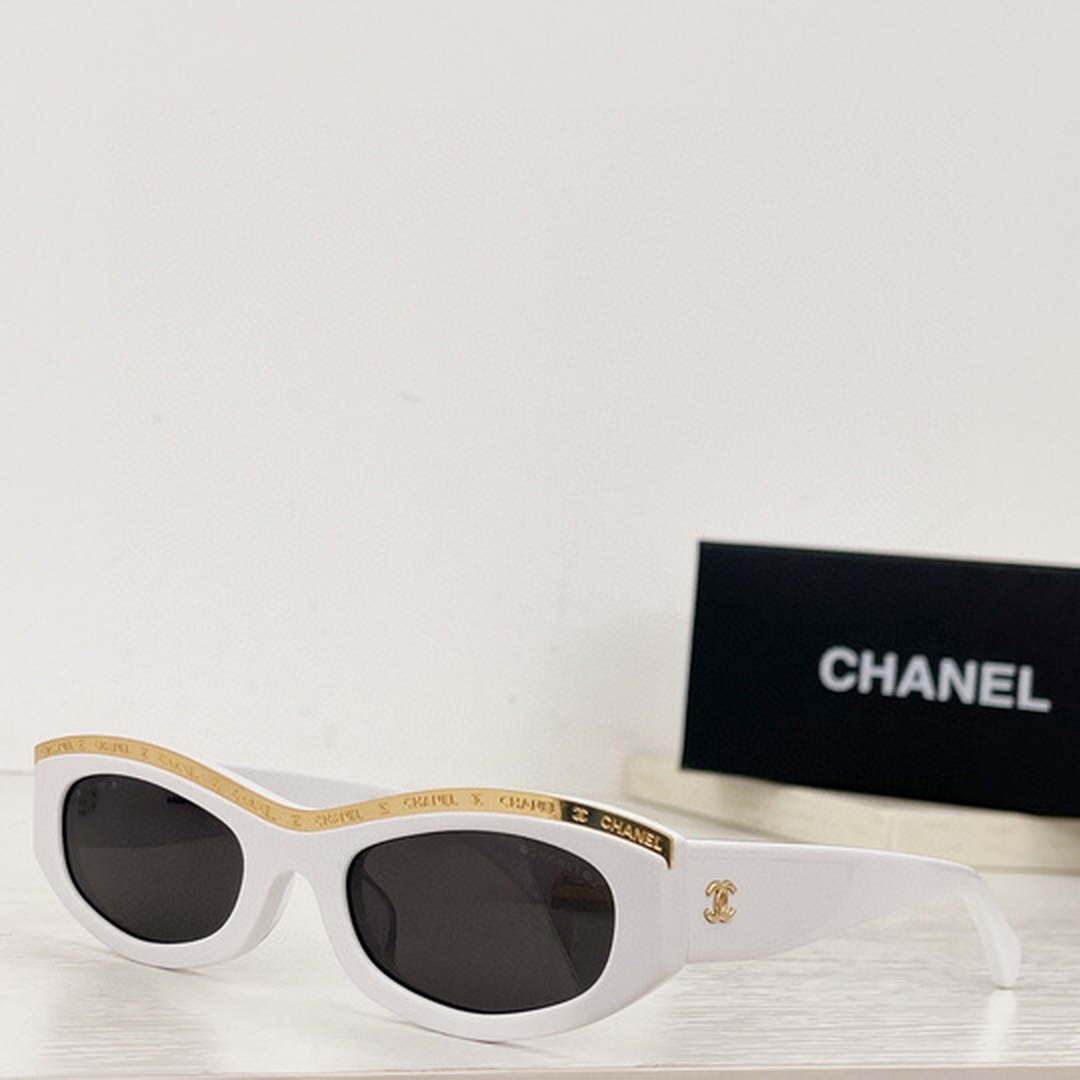 Chanel 5493 Rectangle Sunglasses C83137 - Default Title - View 1