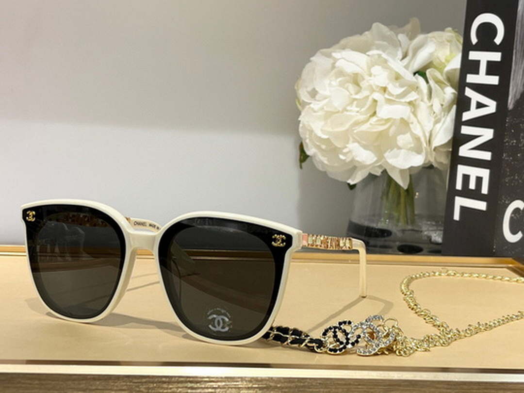 Chanel 5493 Rectangle Sunglasses C83140 - Default Title - View 1