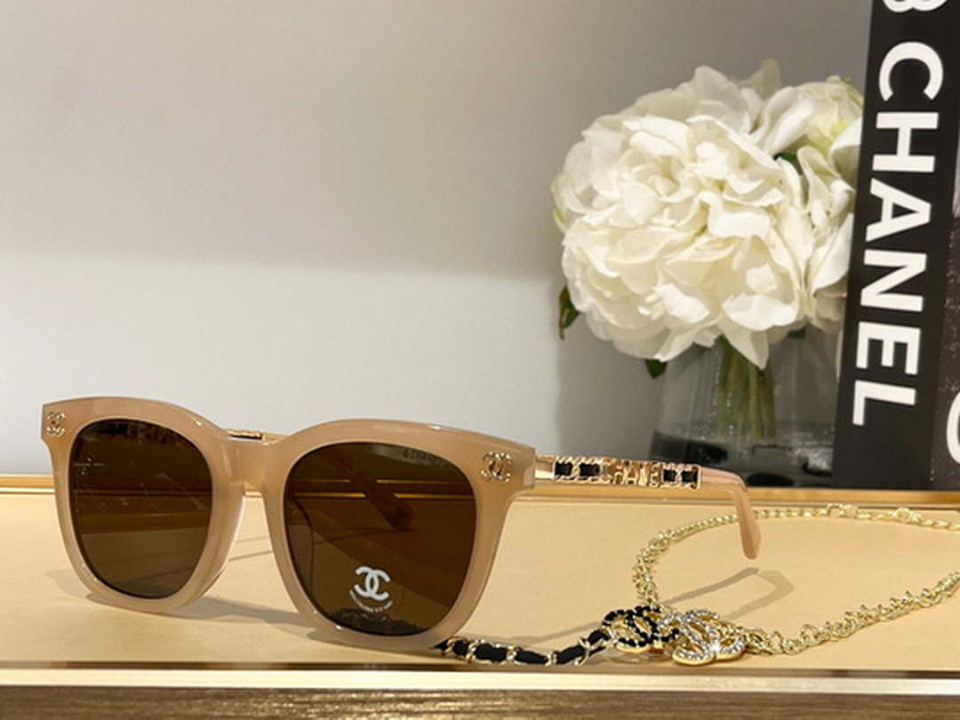 Chanel 5493 Rectangle Sunglasses C83142