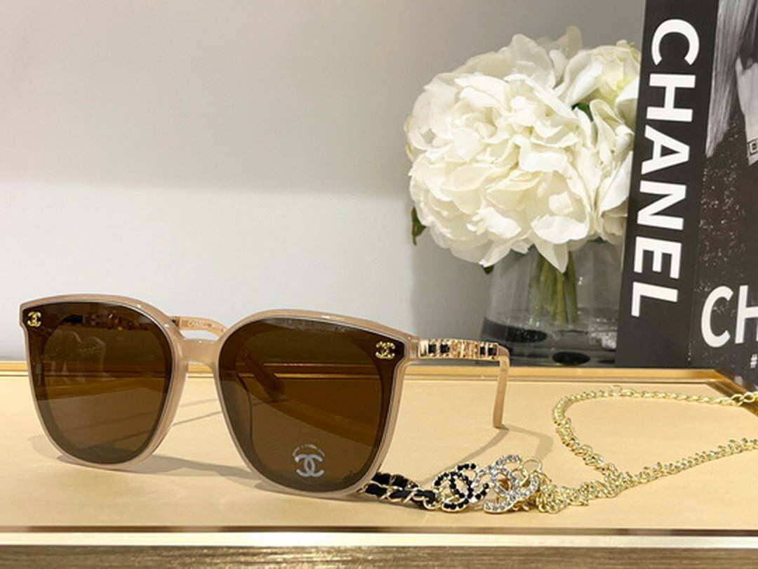Chanel 5493 Rectangle Sunglasses C83147 - Default Title - View 1