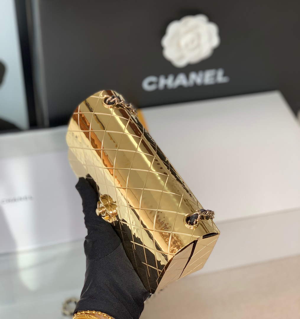 Chanel 99139 Chanel Evening  Flap bag Lambskin Metal Gold