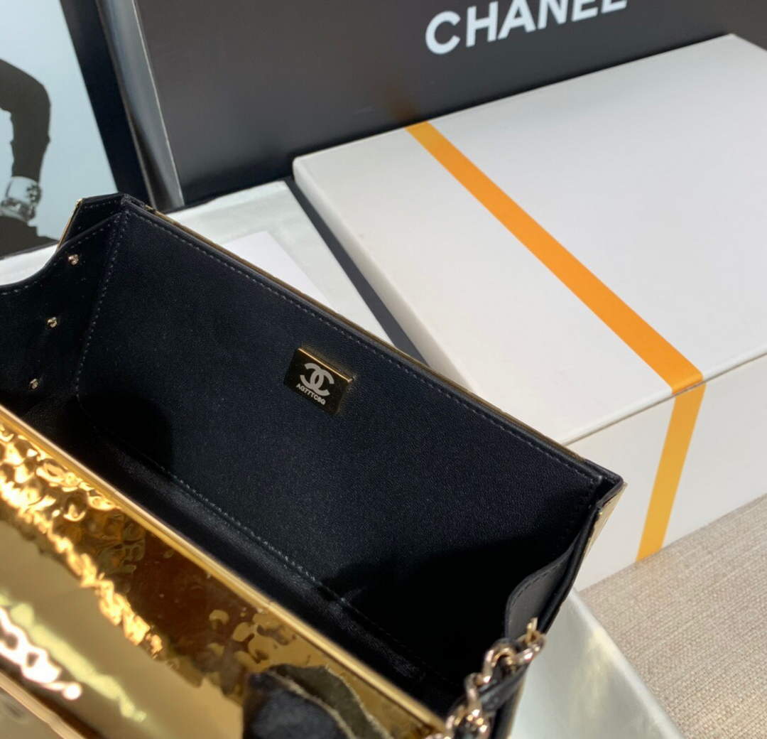 Chanel 99139 Chanel Evening  Flap bag Lambskin Metal Gold