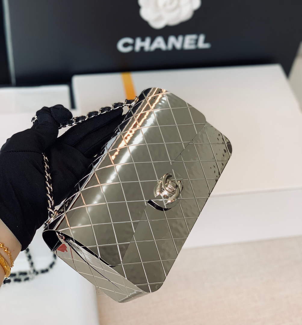 Chanel 99139 Chanel Evening Flap bag Lambskin Metal Silver