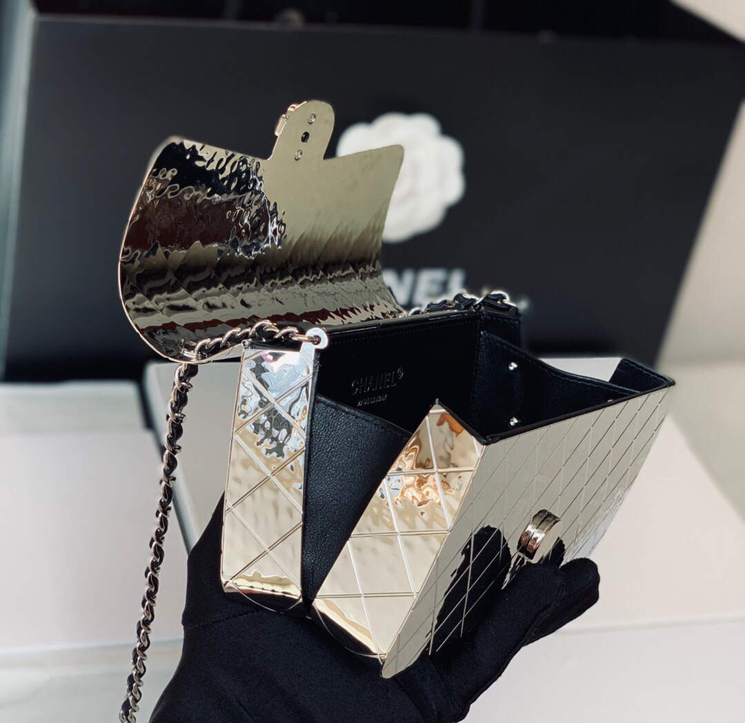 Chanel 99139 Chanel Evening Flap bag Lambskin Metal Silver