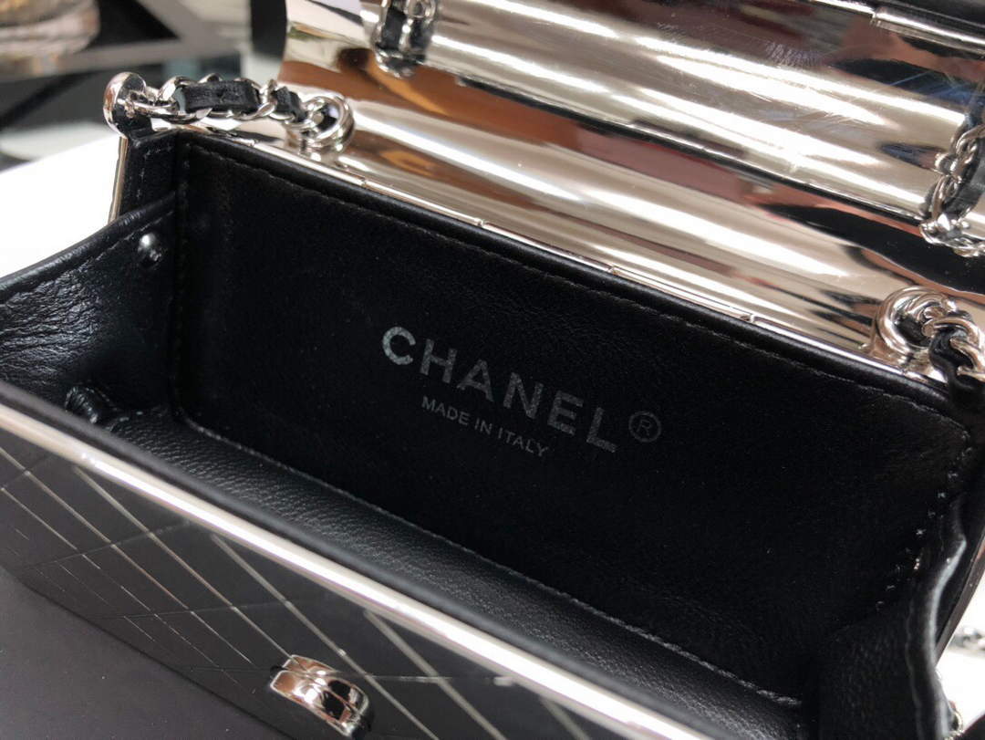 Chanel 99139 Chanel Evening Flap Small bag Lambskin Metal Silver