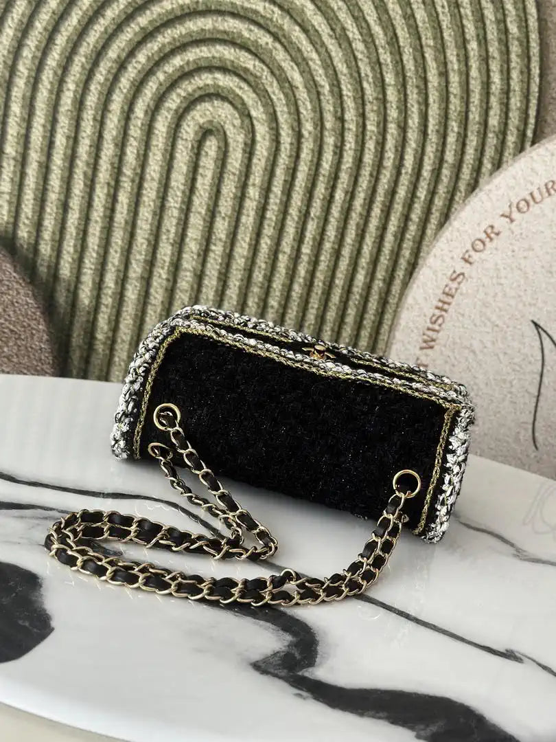 Chanel A01112 25C Flap Classic 11.12 Handbag Tweed and gold metallic Black