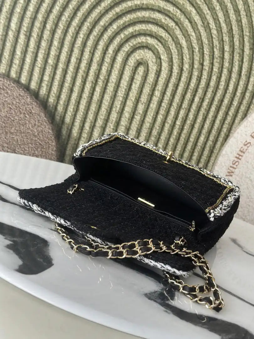 Chanel A01112 25C Flap Classic 11.12 Handbag Tweed and gold metallic Black