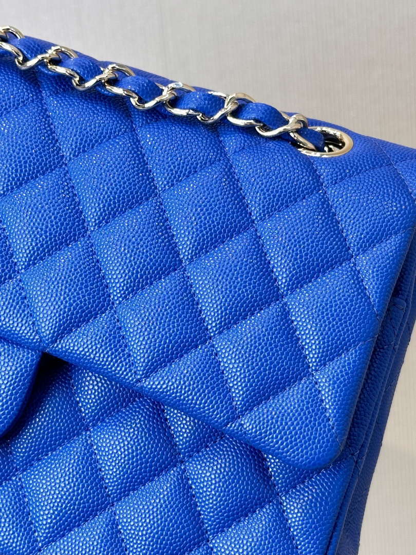 Chanel A01112 Flap Classic 11.12 Handbag Calfskin Blue - Gold - View 2