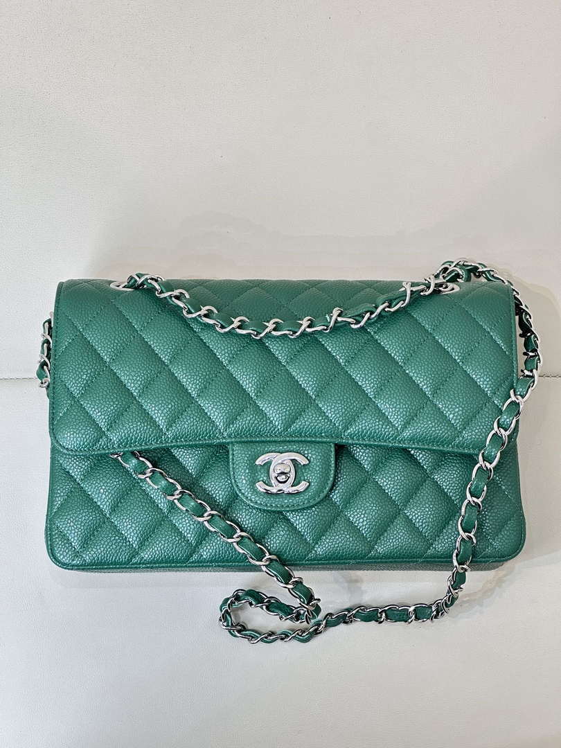 Chanel A01112 Flap Classic 11.12 Handbag Calfskin Sewing Edge Green - Gold - View 2