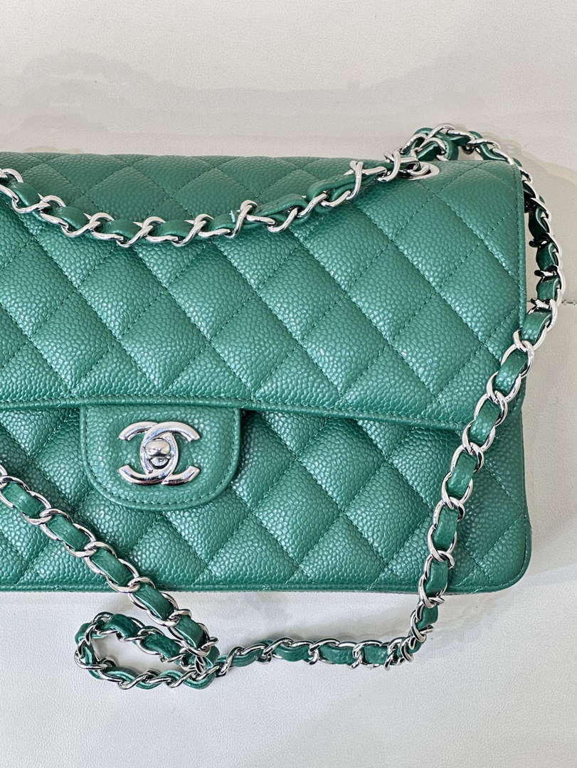 Chanel A01112 Flap Classic 11.12 Handbag Calfskin Sewing Edge Green