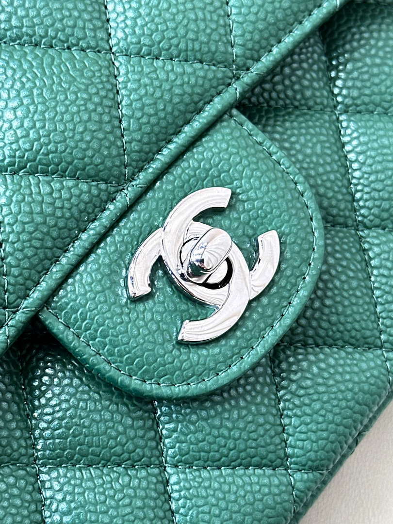 Chanel A01112 Flap Classic 11.12 Handbag Calfskin Sewing Edge Green