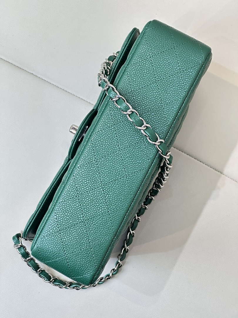 Chanel A01112 Flap Classic 11.12 Handbag Calfskin Sewing Edge Green - Gold - View 7