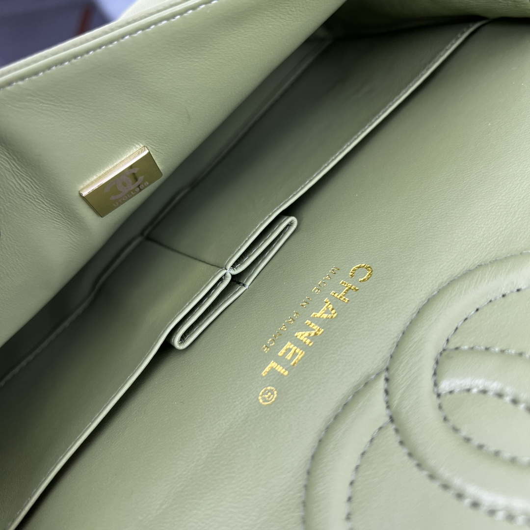 Chanel A01112 Flap Classic 11.12 Handbag Grained Calfskin & Gold-Tone Metal Green - Default Title - View 9