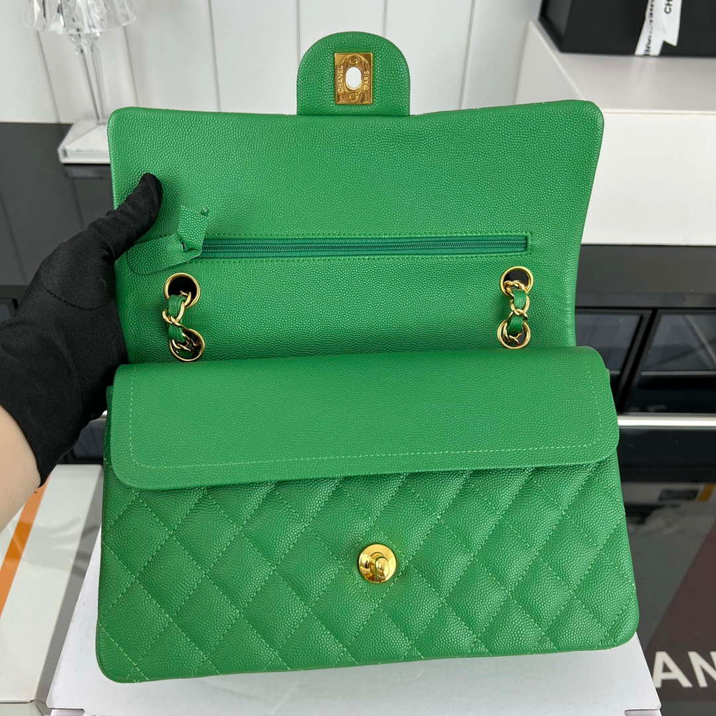 Chanel A01112 Flap Classic 11.12 Handbag Grained Calfskin & Gold-Tone Metal Kelly Green
