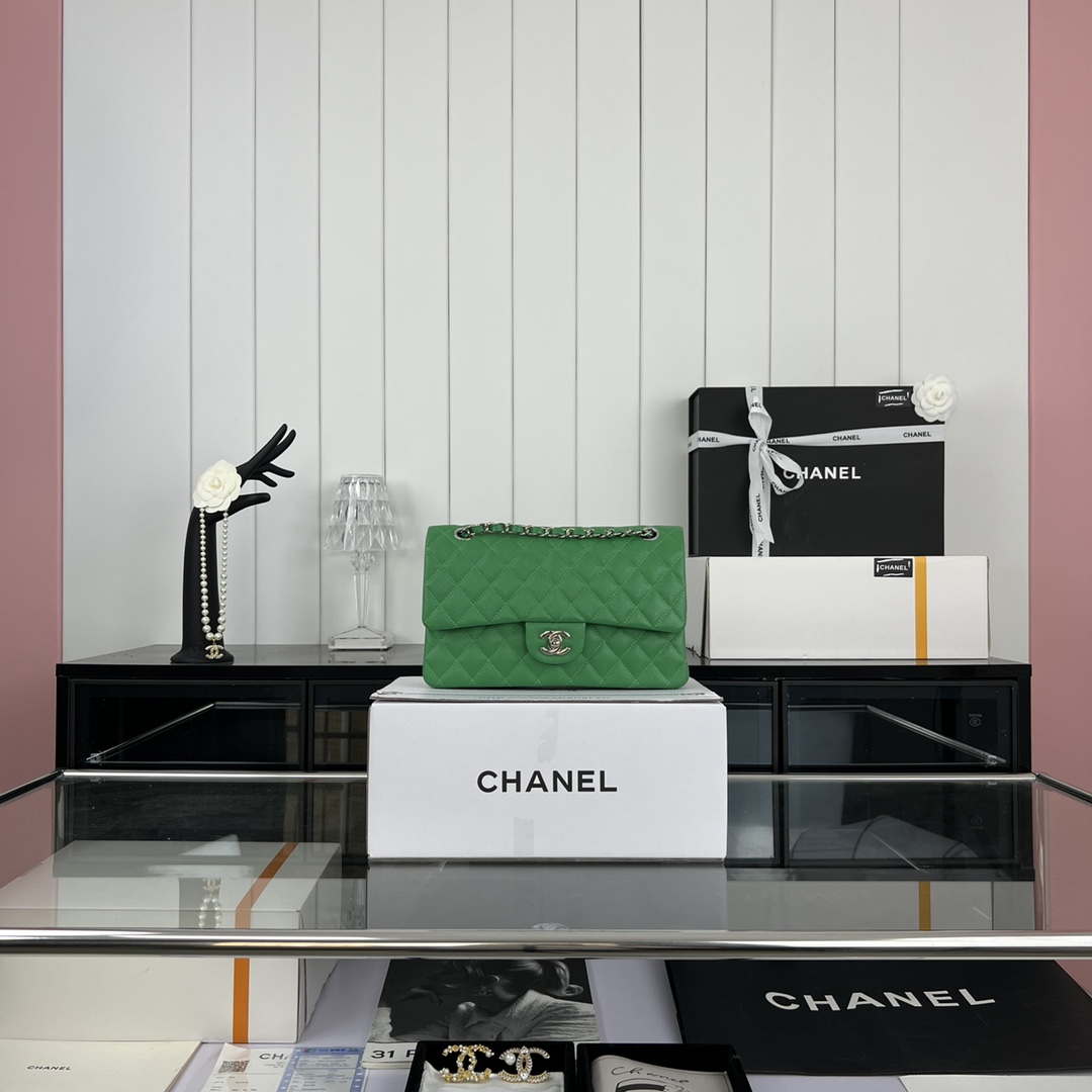 Chanel A01112 Flap Classic 11.12 Handbag Grained Calfskin & Silver-Tone Metal Kelly Green - Default Title - View 1