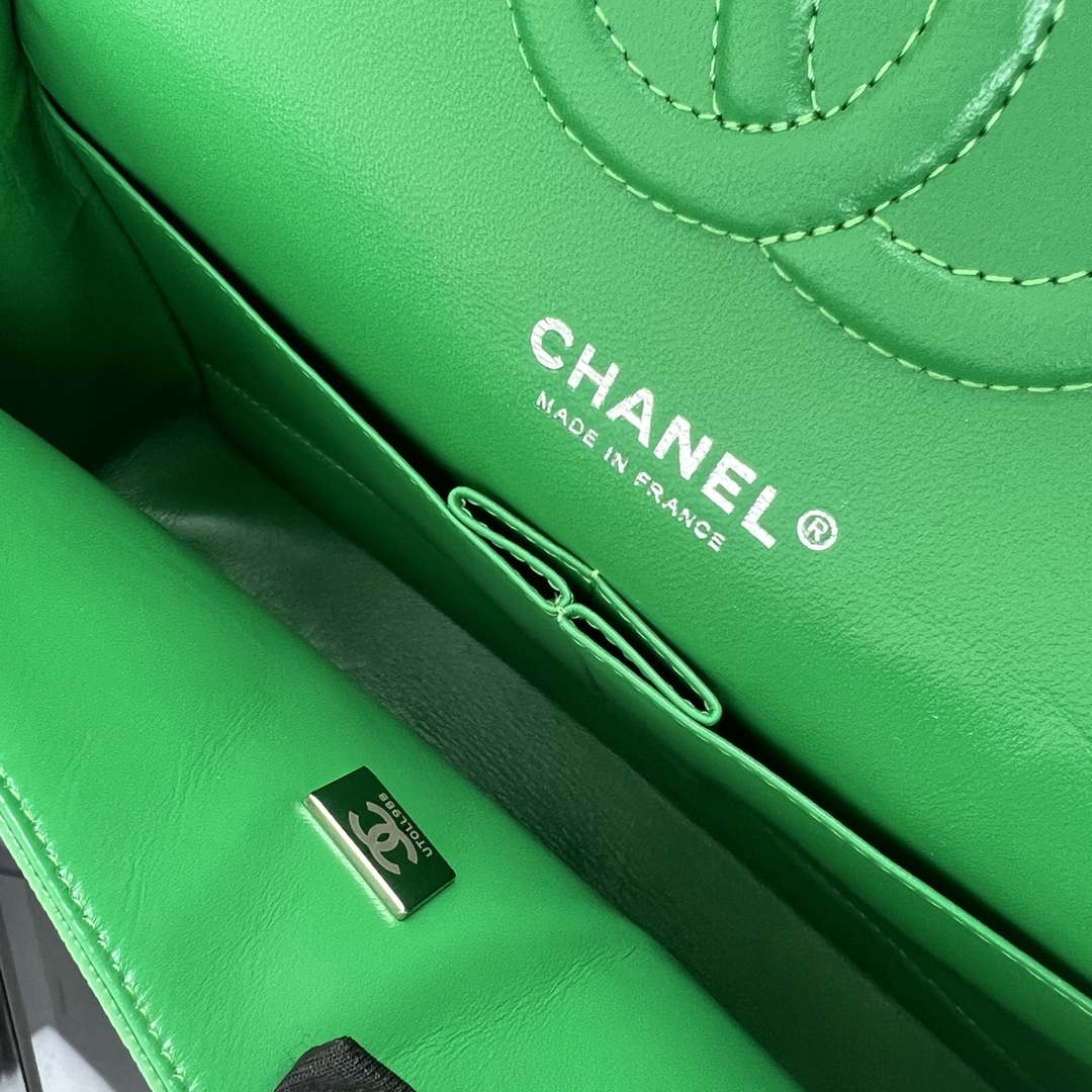 Chanel A01112 Flap Classic 11.12 Handbag Grained Calfskin & Silver-Tone Metal Kelly Green - Default Title - View 9