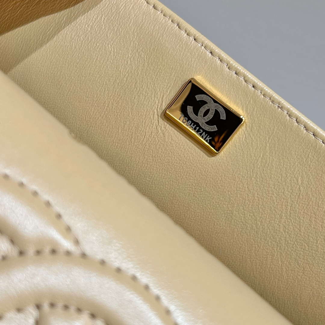 Chanel A01112 Flap Classic 11.12 Handbag Haas Lambskin & Gold-Tone Metal Apricot