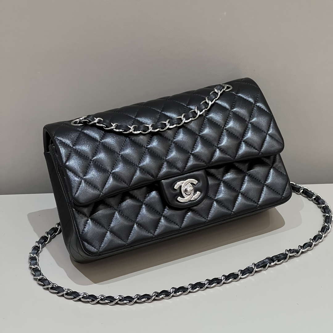 Chanel A01112 Flap Classic 11.12 Handbag Haas Lambskin & Gold-Tone Metal Black - Light Gold - View 7