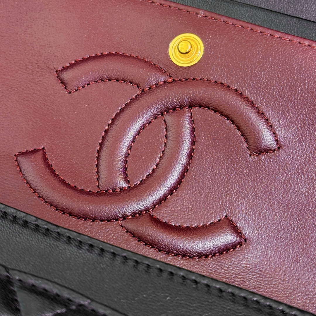 Chanel A01112 Flap Classic 11.12 Handbag Haas Lambskin & Gold-Tone Metal Black - Light Gold - View 19