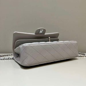 Chanel A01112 Flap Classic 11.12 Handbag Haas Lambskin & Gold-Tone Metal Light Gray - Light Gold - View 4