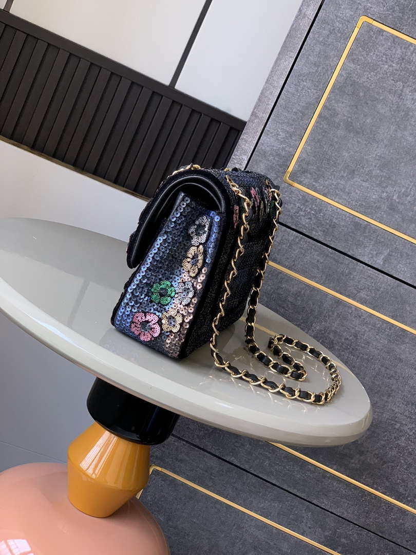 Chanel A01112 Flap Classic 11.12 Handbag High-end handmade embroidery Sequined