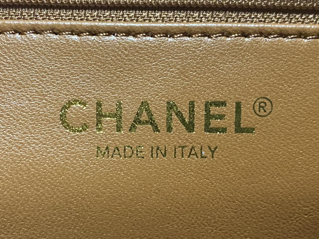 Chanel A01112 Flap Classic 11.12 Handbag Lambskin Camellia Series Brown