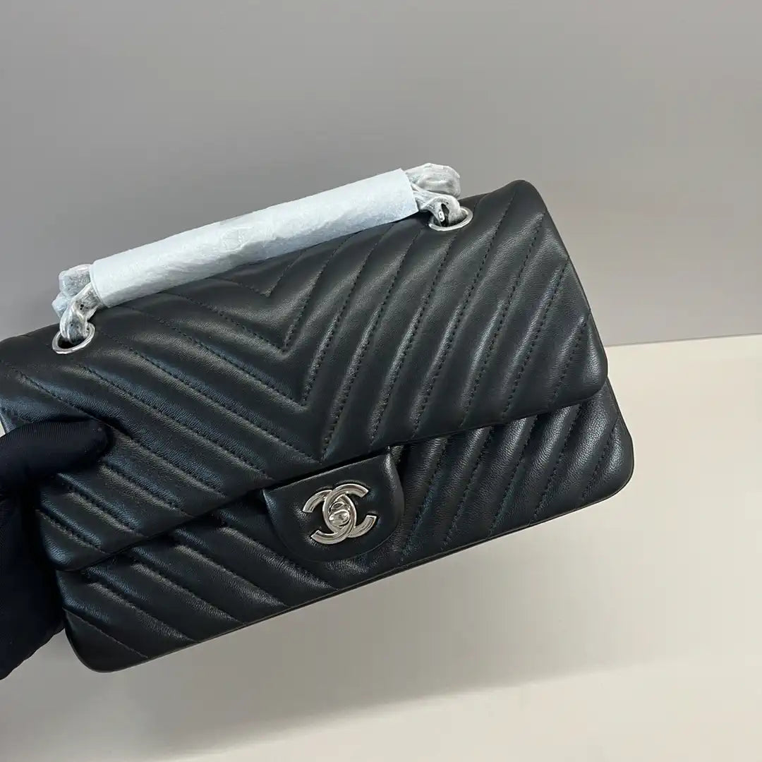 Chanel A01112 Flap Classic 11.12 Handbag Lambskin Black V grid