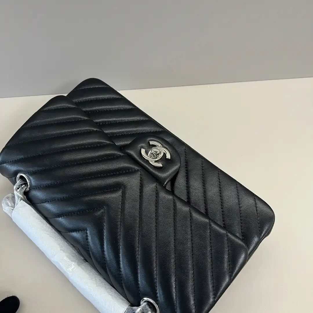 Chanel A01112 Flap Classic 11.12 Handbag Lambskin Black V grid
