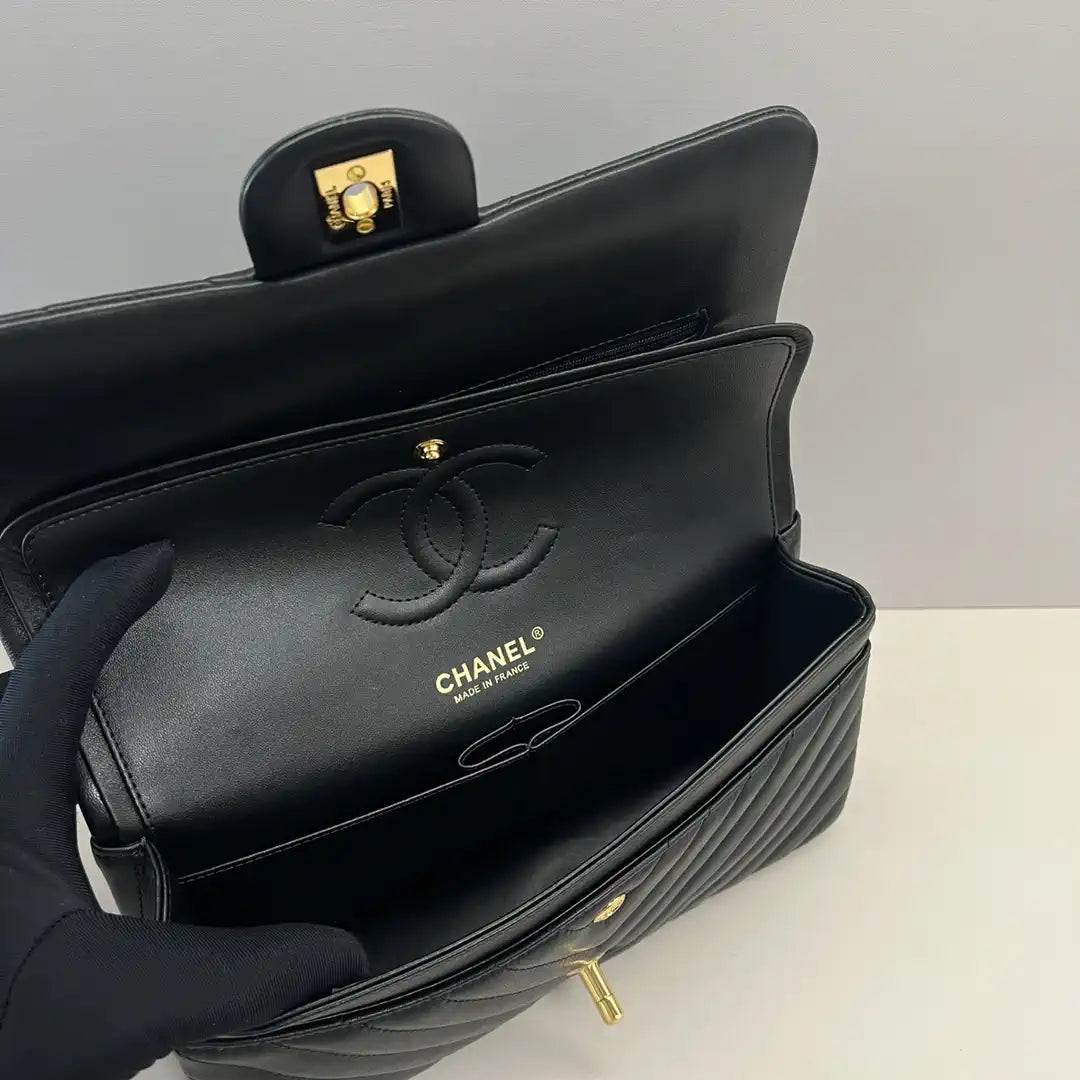 Chanel A01112 Flap Classic 11.12 Handbag Lambskin Black V grid