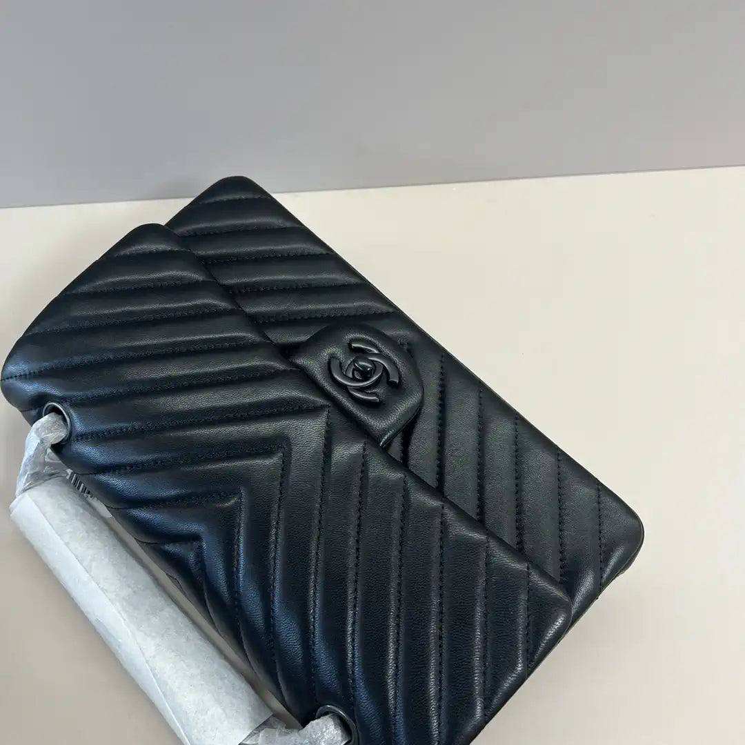 Chanel A01112 Flap Classic 11.12 Handbag Lambskin Black V
