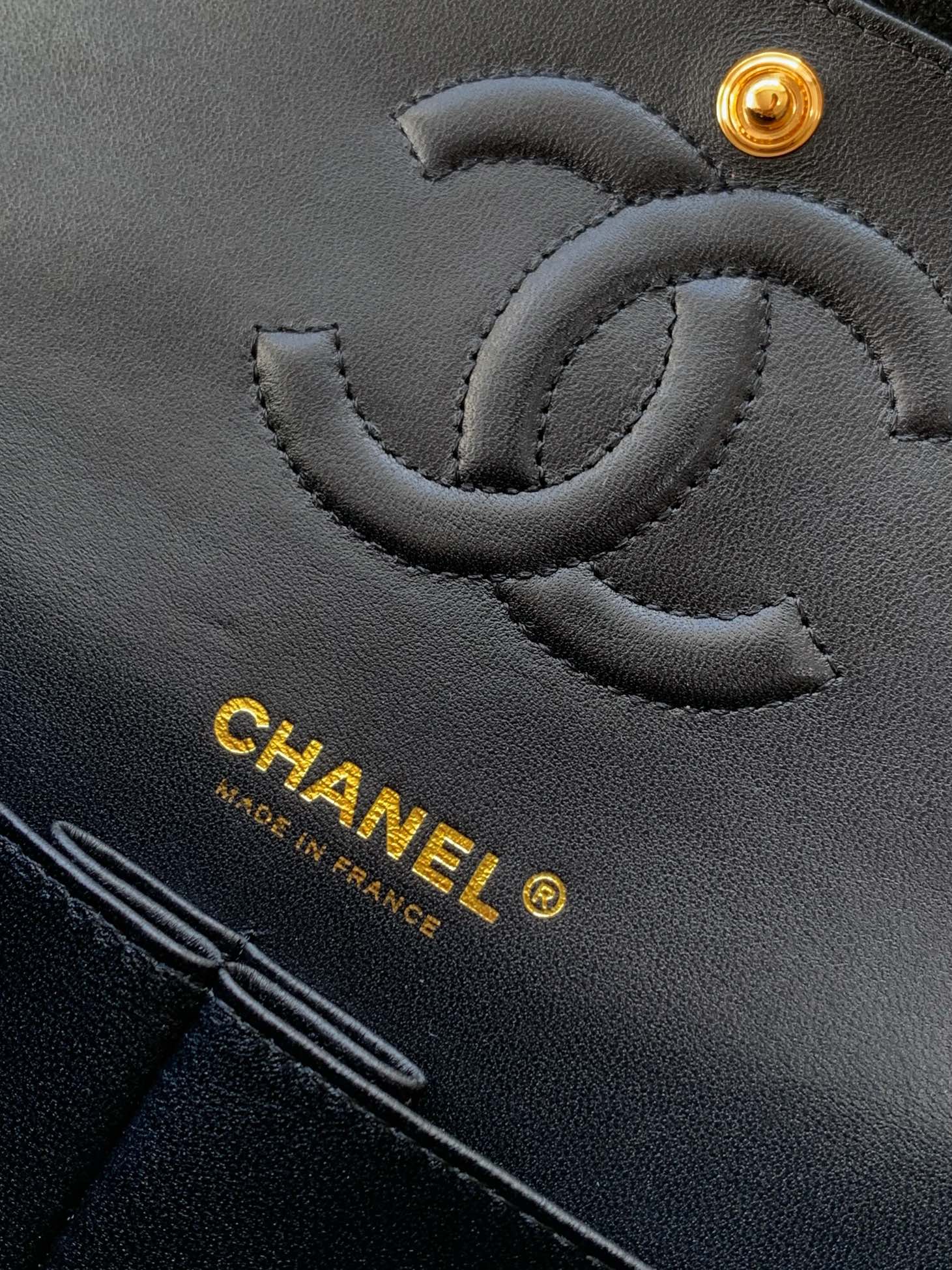Chanel A01112 Flap Classic 11.12 Handbag Suede leather & Gold-Tone Metal Black - Default Title - View 9