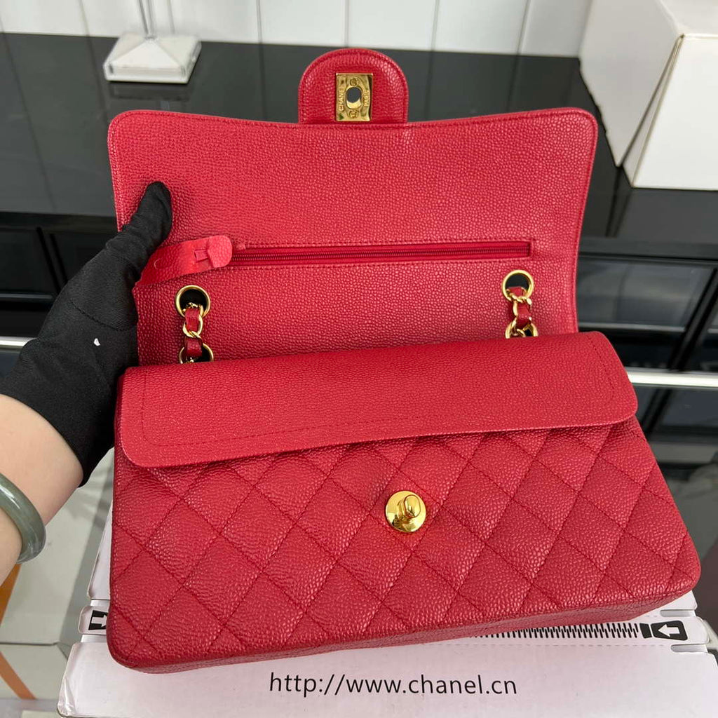 Chanel A01112 Flap Classic Handbag Grained Calfskin & Gold-Tone Metal Red