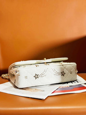 Chanel A01112 Flap Classic Handbag Tweed & Gold-Tone Metal Beige - Default Title - View 5