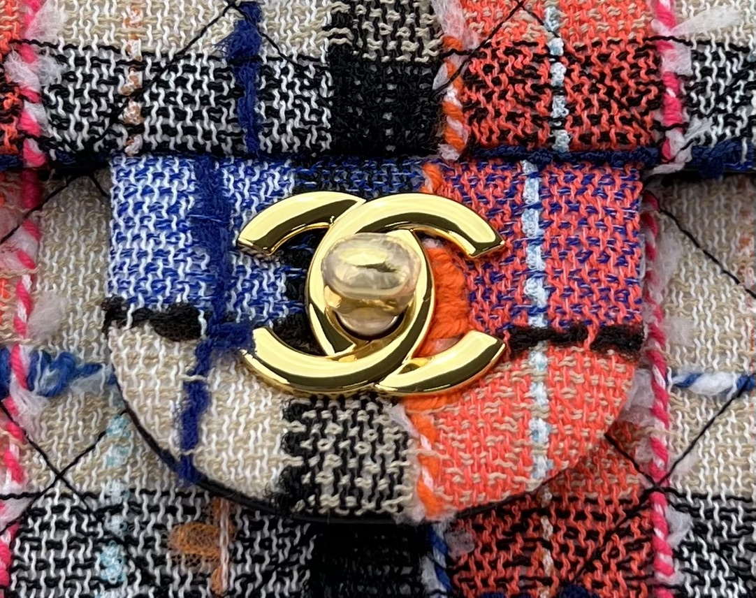 Chanel A01112 Flap Classic Handbag Woolen & Gold-Tone Metal Pink & Blue - Default Title - View 4