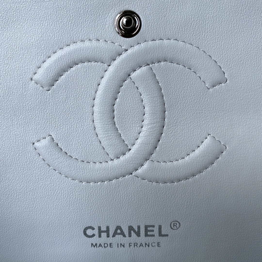 Chanel A01112 Flap Handbag Classic bag Grained shiny Calfskin White Silver - Default Title - View 7