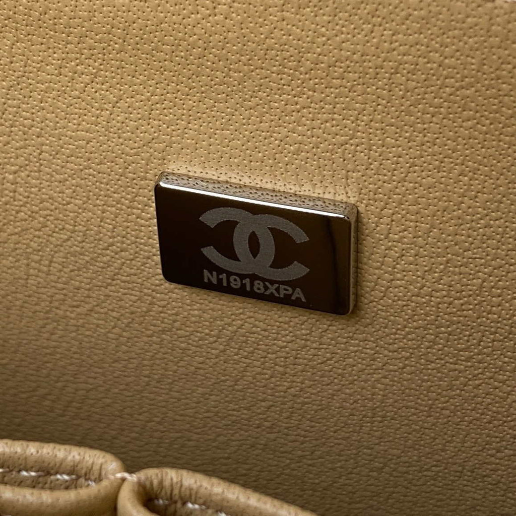 Chanel A01112 Flap Handbag Classic bag Grained shiny Calfskin Tan Silver