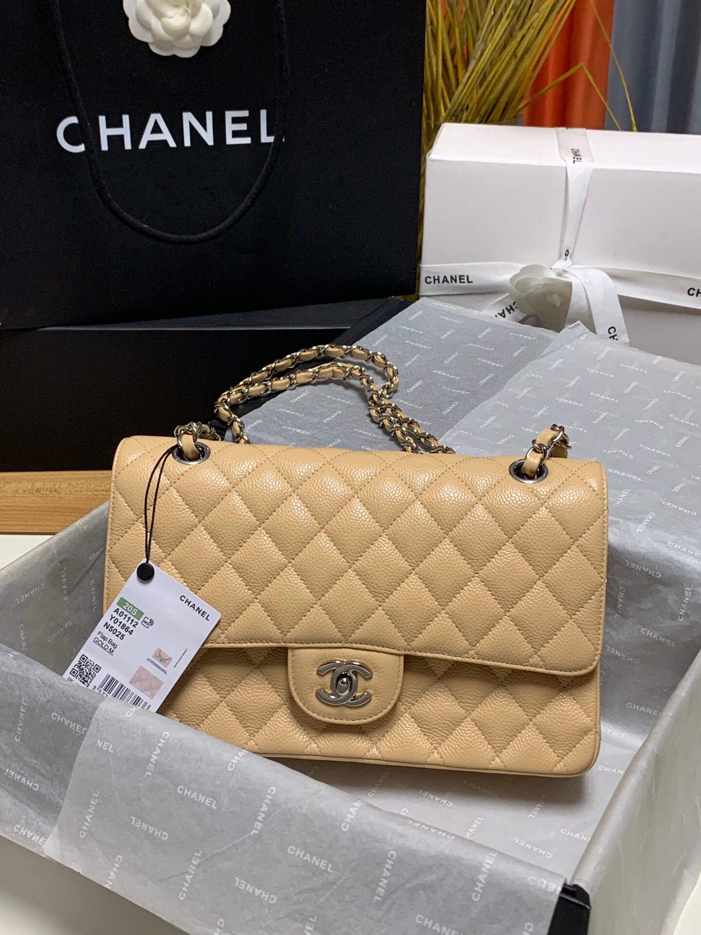 Chanel A01112 Flap Handbag Classic bag Grained shiny Calfskin gold Tan - Default Title - View 1