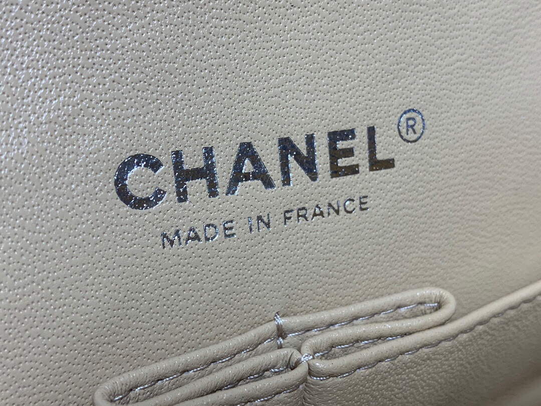 Chanel A01112 Flap Handbag Classic bag Grained shiny Calfskin gold Tan