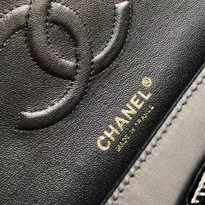 Chanel A01112 Flap Handbag Classic bag Patent Bag leather Lambskin Gold - Default Title - View 9