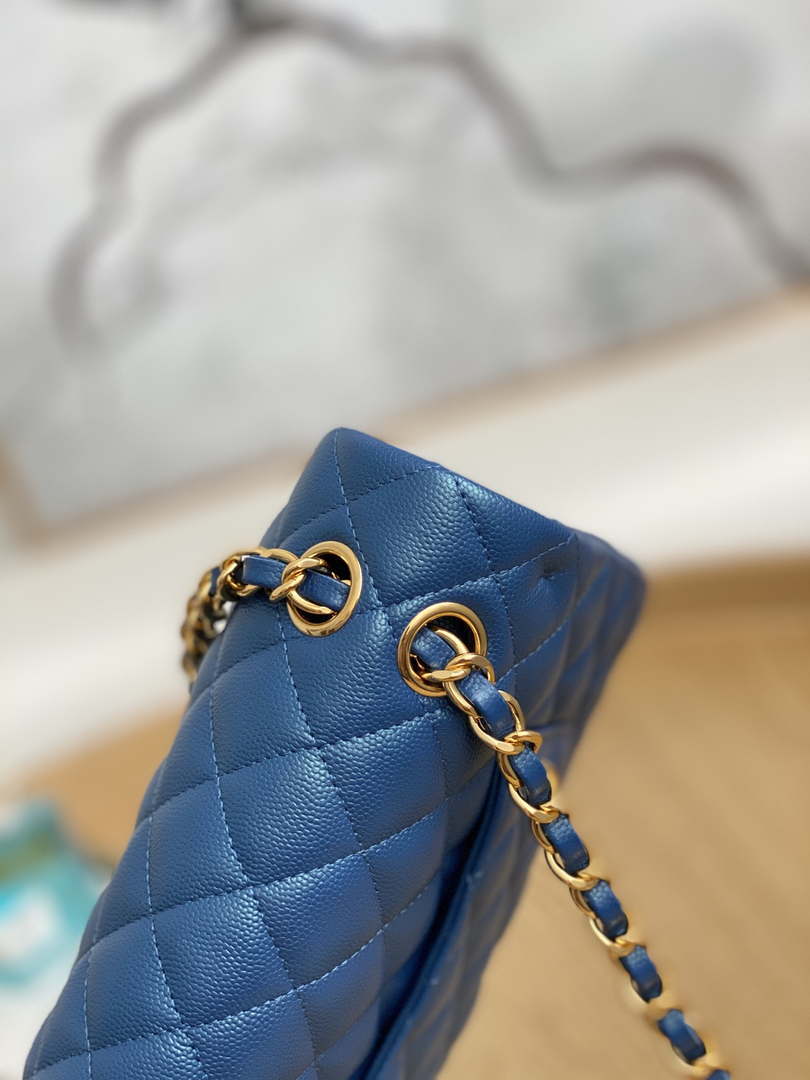 Chanel A01112 Flap Handbag Classic Grained shiny Calfskin Navy Blue Gold