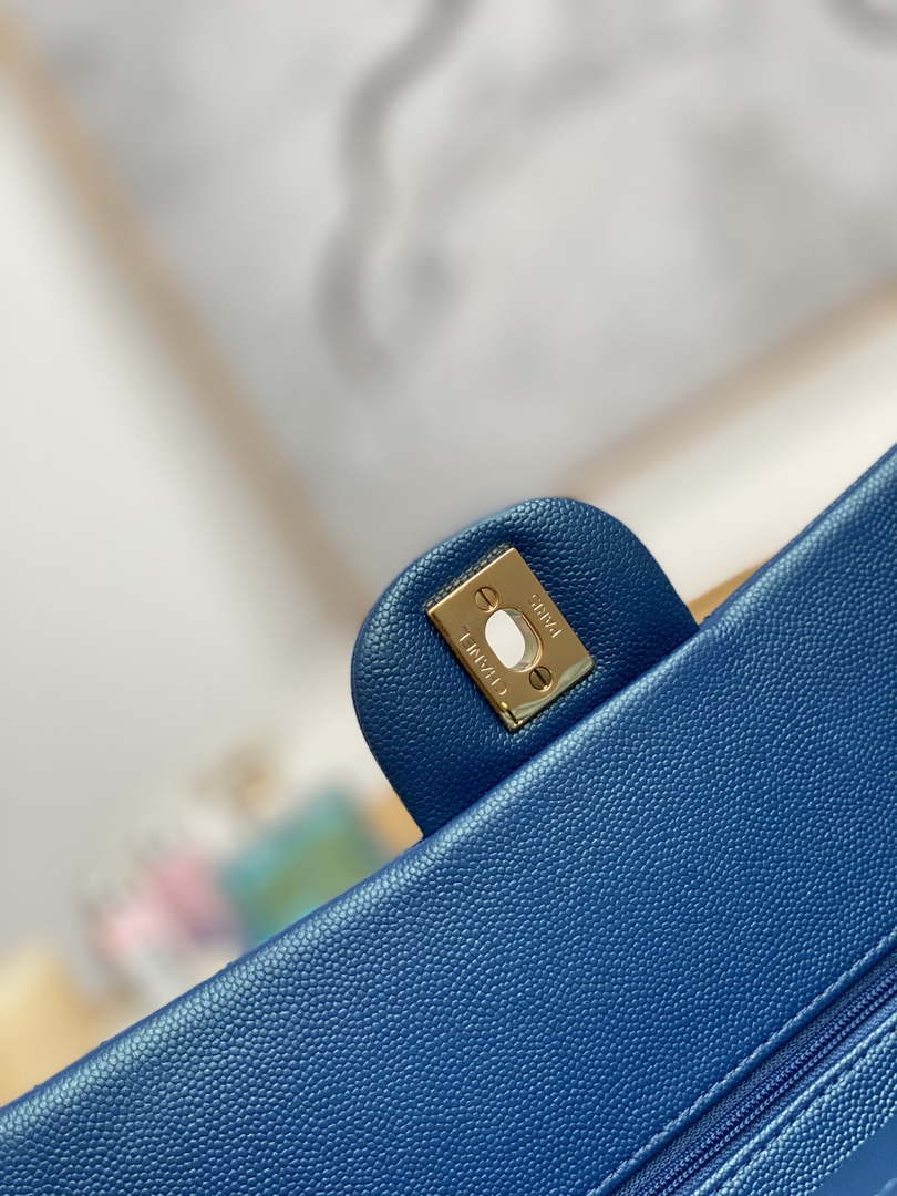 Chanel A01112 Flap Handbag Classic Grained shiny Calfskin Navy Blue Gold
