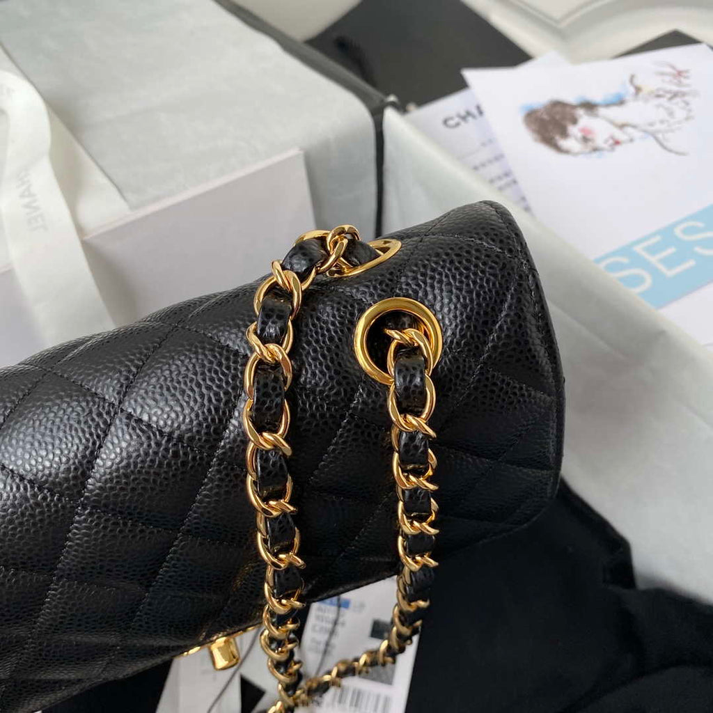 Chanel A01113 Flap Handbag Classic Bag Grained shiny Calfskin Black Gold