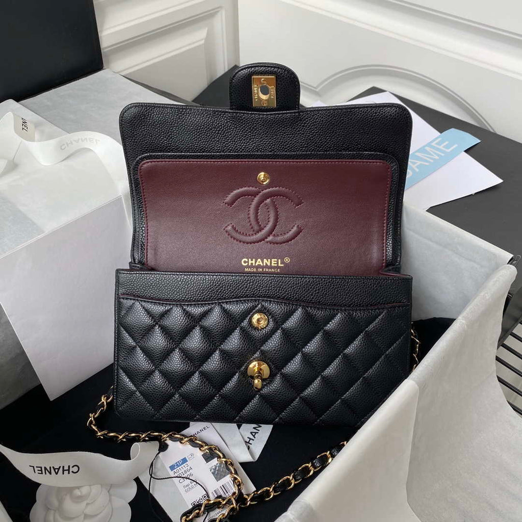 Chanel A01113 Flap Handbag Classic Bag Grained shiny Calfskin Black Gold