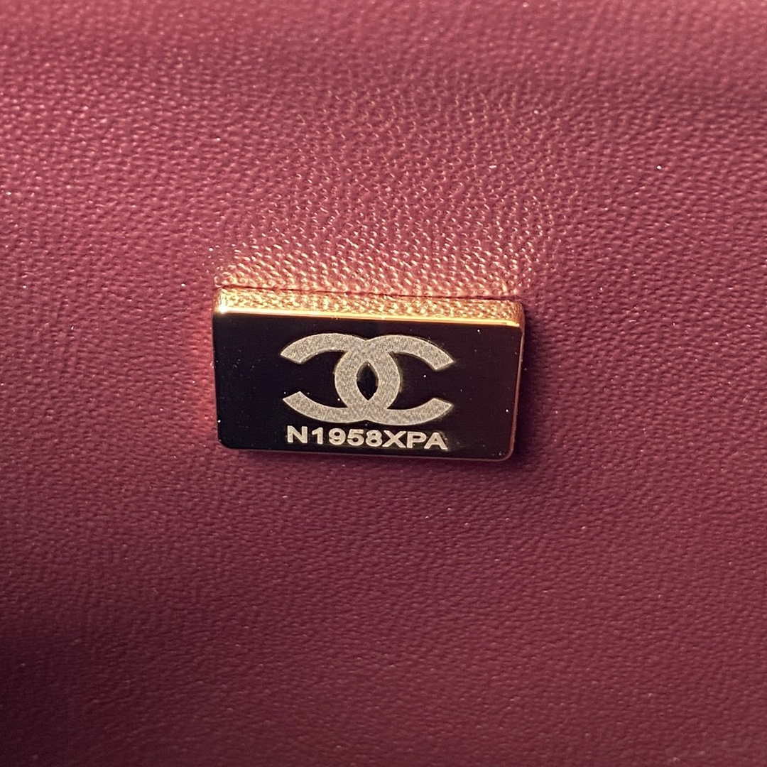 Chanel A01113 Flap Handbag Classic Bag Grained shiny Calfskin Black Gold - Default Title - View 9