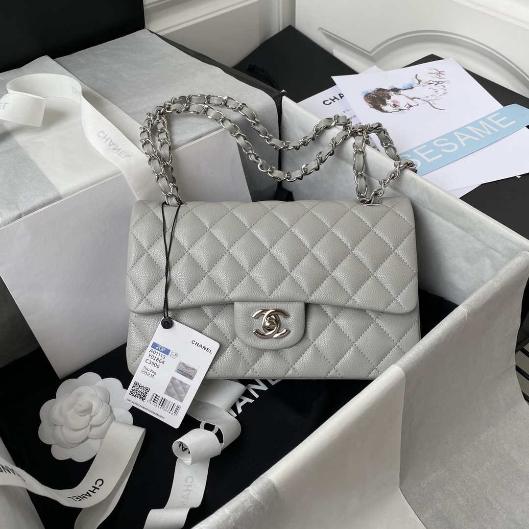 Chanel A01113 Flap Handbag Classic Bag Grained shiny Calfskin Ligth Gray Silver - Default Title - View 1