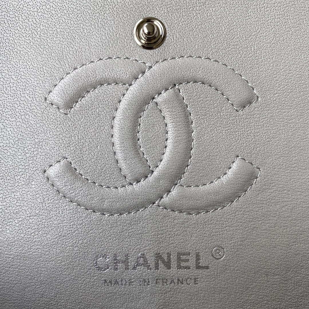 Chanel A01113 Flap Handbag Classic Bag Grained shiny Calfskin Ligth Gray Silver - Default Title - View 8